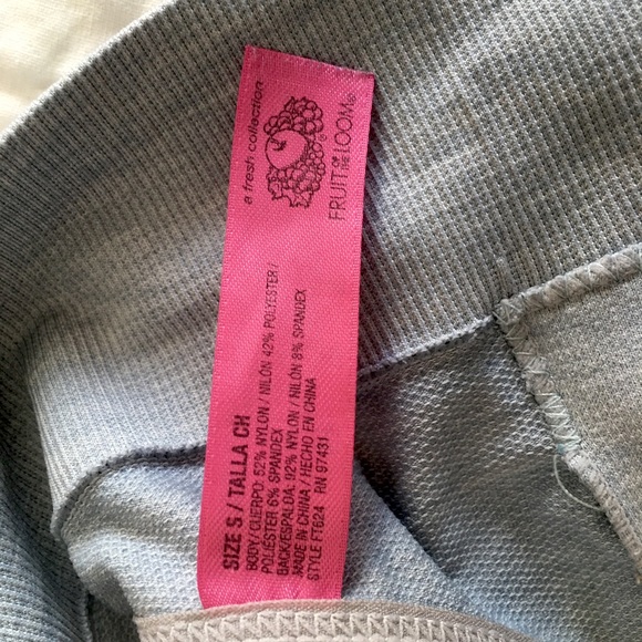 Sports bra with pads - Small - Picture 3 of 3